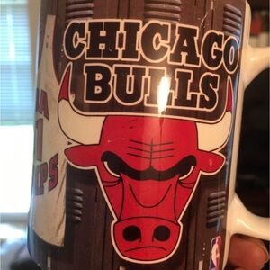 Chicago Bulls Mug with Red and Black Design
